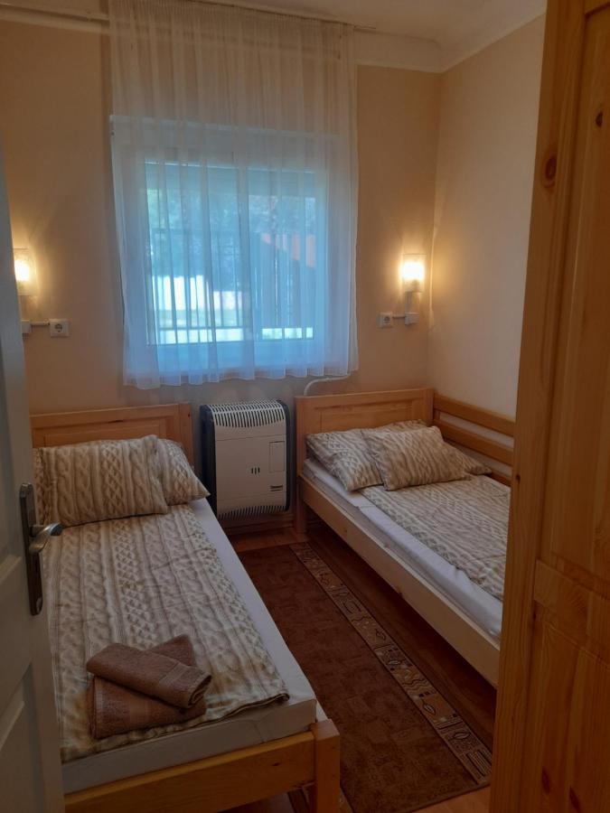 Thermal Apartman Tiszafuered المظهر الخارجي الصورة